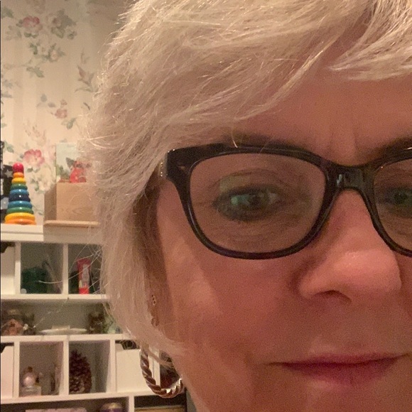 Meet your Posher, Becky - Picture 1 of 1